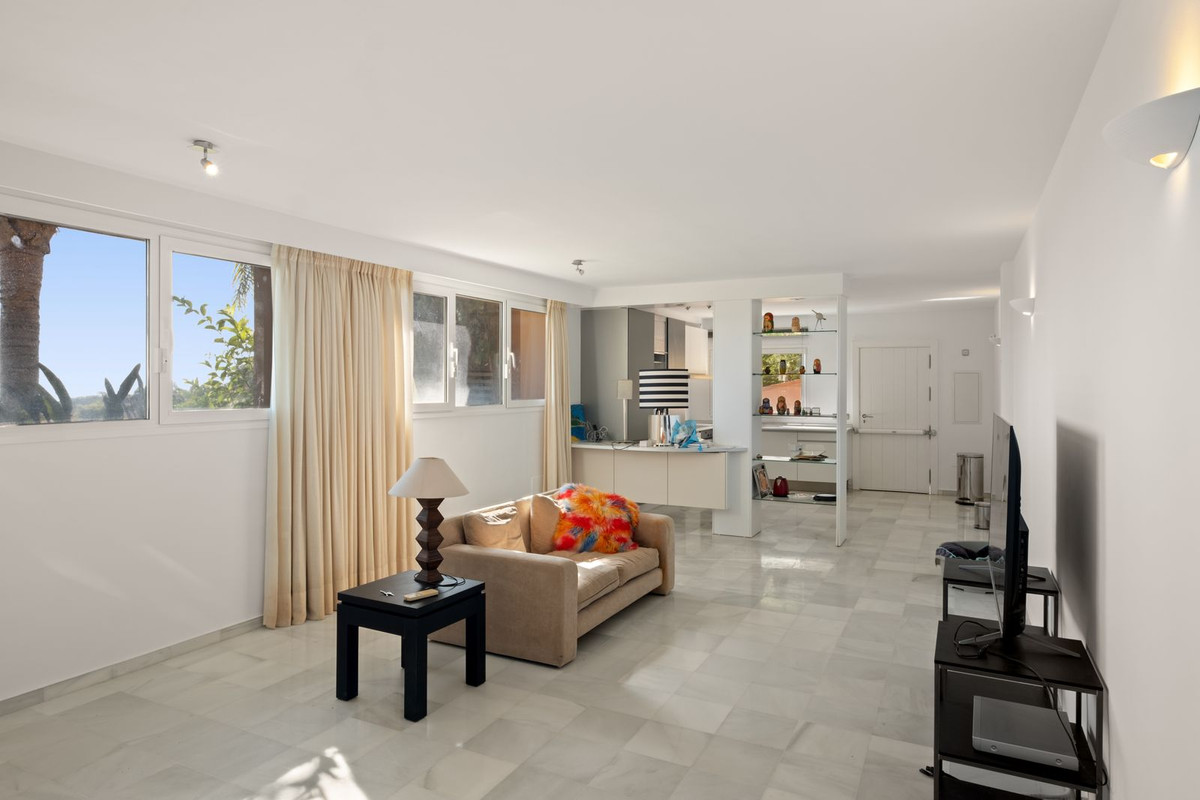 5 Bed Townhouse for sale in La Mairena Costa Del Sol, Málaga, Spain