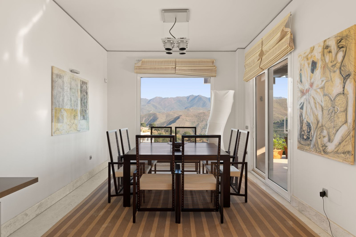 5 Bed Townhouse for sale in La Mairena Costa Del Sol, Málaga, Spain