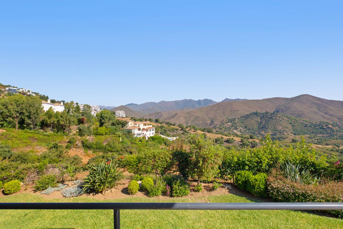 5 Bed Townhouse for sale in La Mairena Costa Del Sol, Málaga, Spain