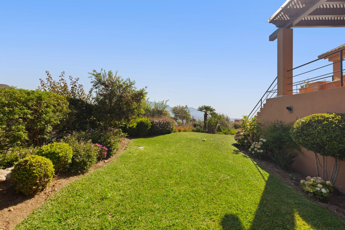 5 Bed Townhouse for sale in La Mairena Costa Del Sol, Málaga, Spain