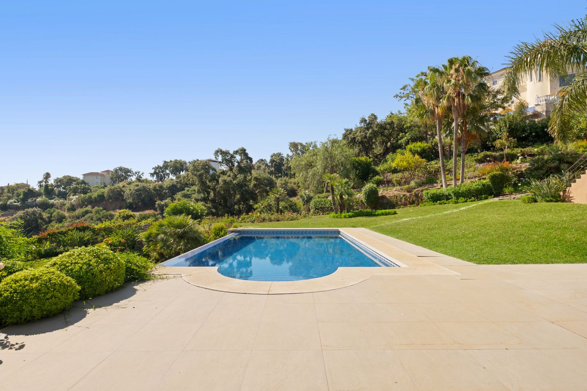 5 Bed Townhouse for sale in La Mairena Costa Del Sol, Málaga, Spain