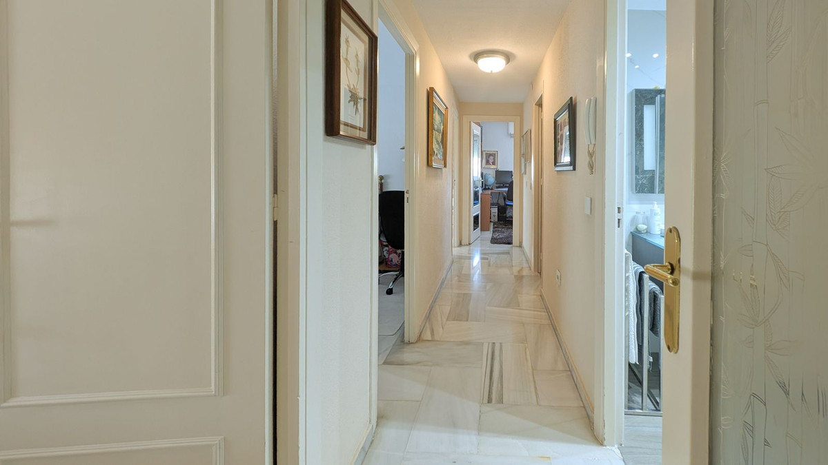 4 Bed Apartment for sale in Fuengirola Costa Del Sol, Málaga, Spain