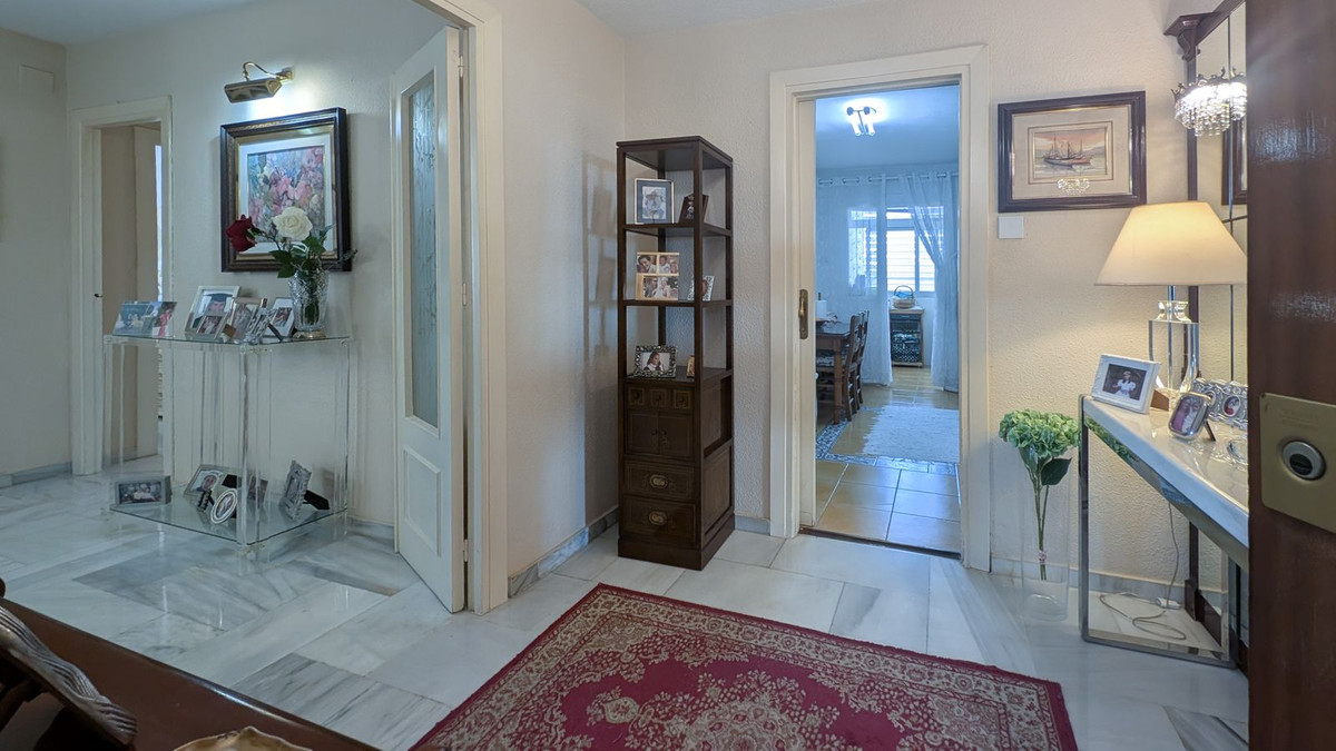 4 Bed Apartment for sale in Fuengirola Costa Del Sol, Málaga, Spain