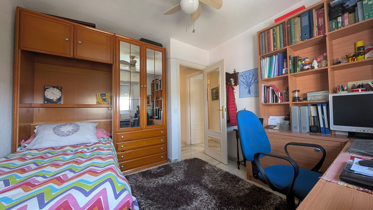 4 Bed Apartment for sale in Fuengirola Costa Del Sol, Málaga, Spain