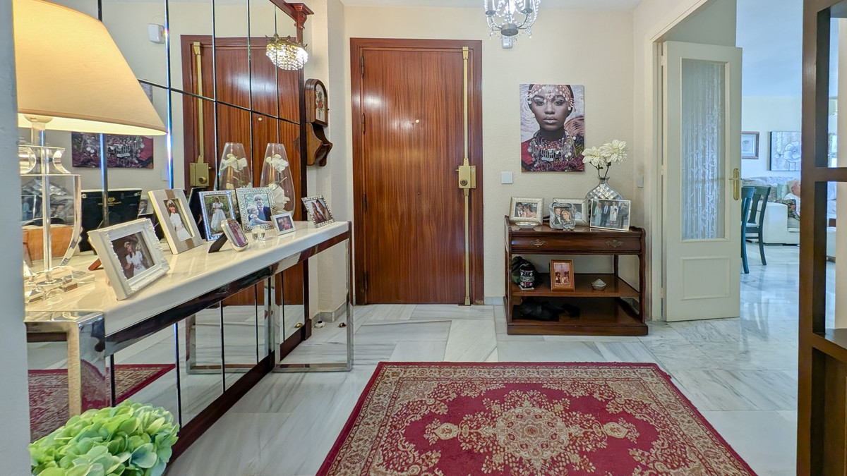 4 Bed Apartment for sale in Fuengirola Costa Del Sol, Málaga, Spain