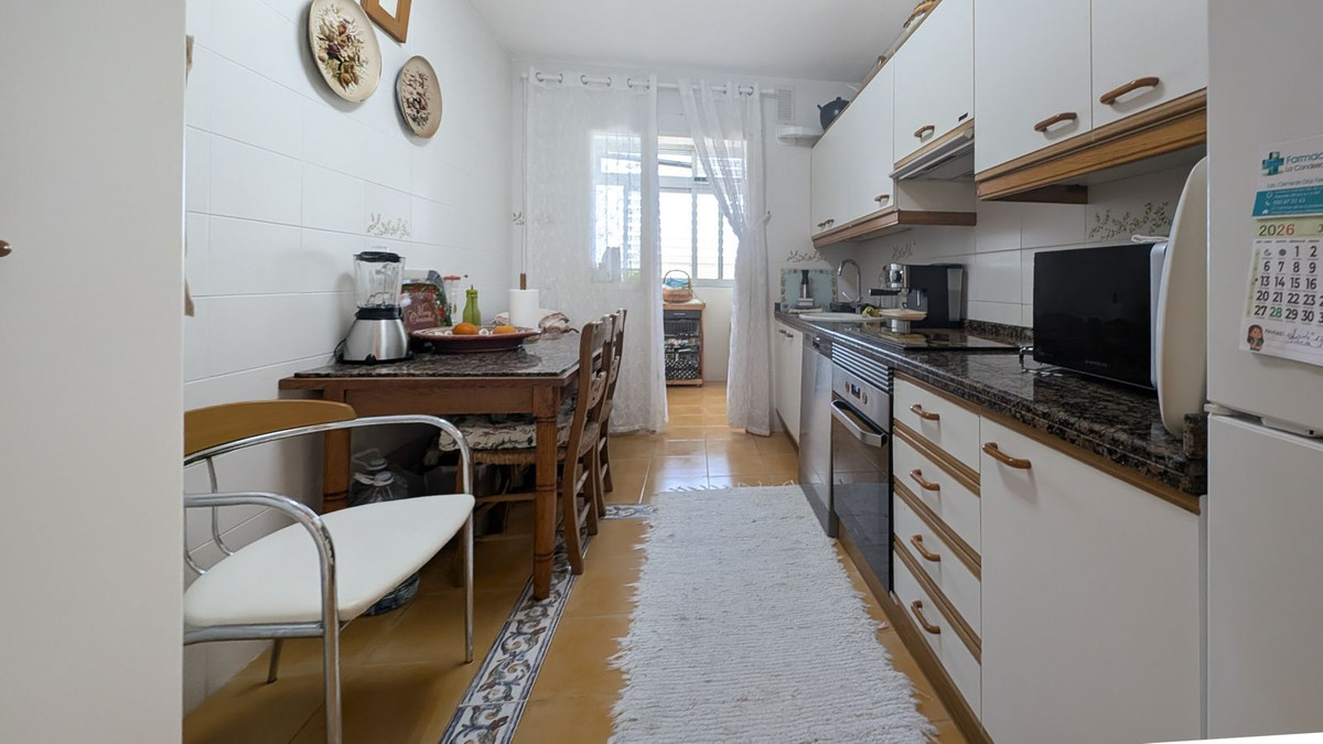 4 Bed Apartment for sale in Fuengirola Costa Del Sol, Málaga, Spain