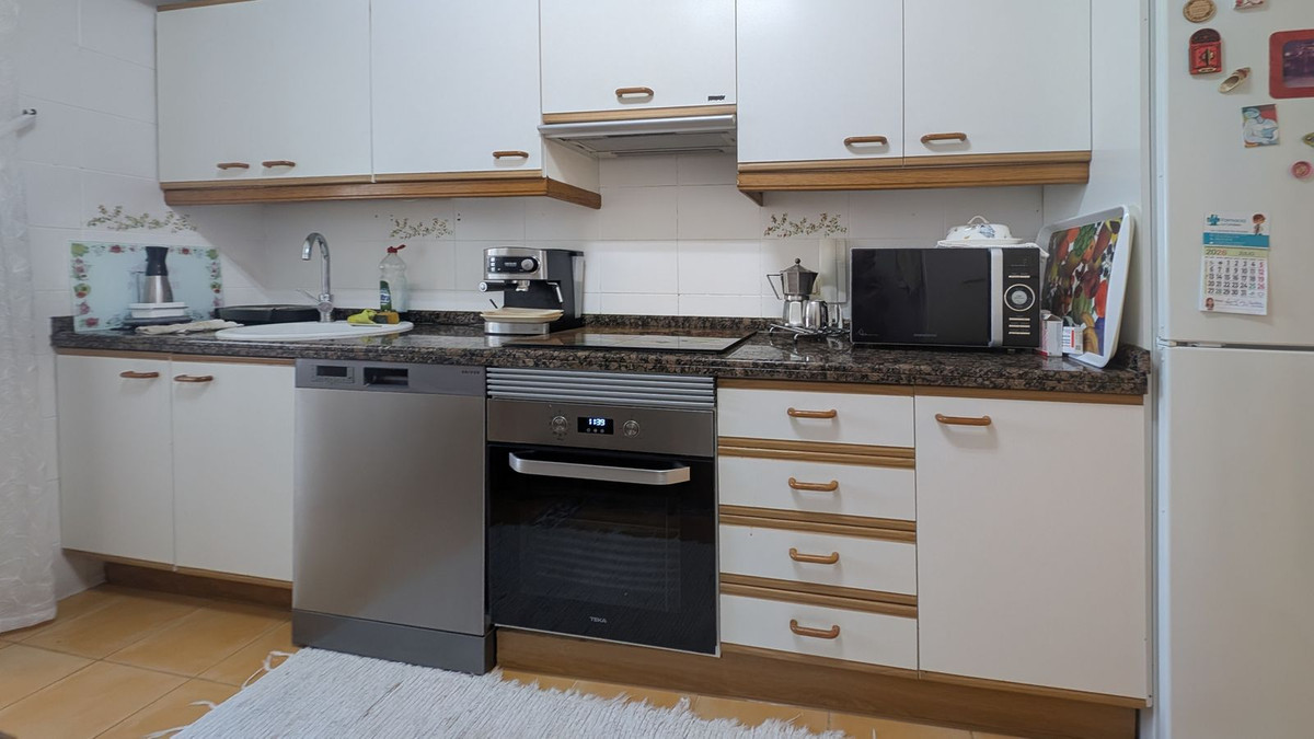 4 Bed Apartment for sale in Fuengirola Costa Del Sol, Málaga, Spain
