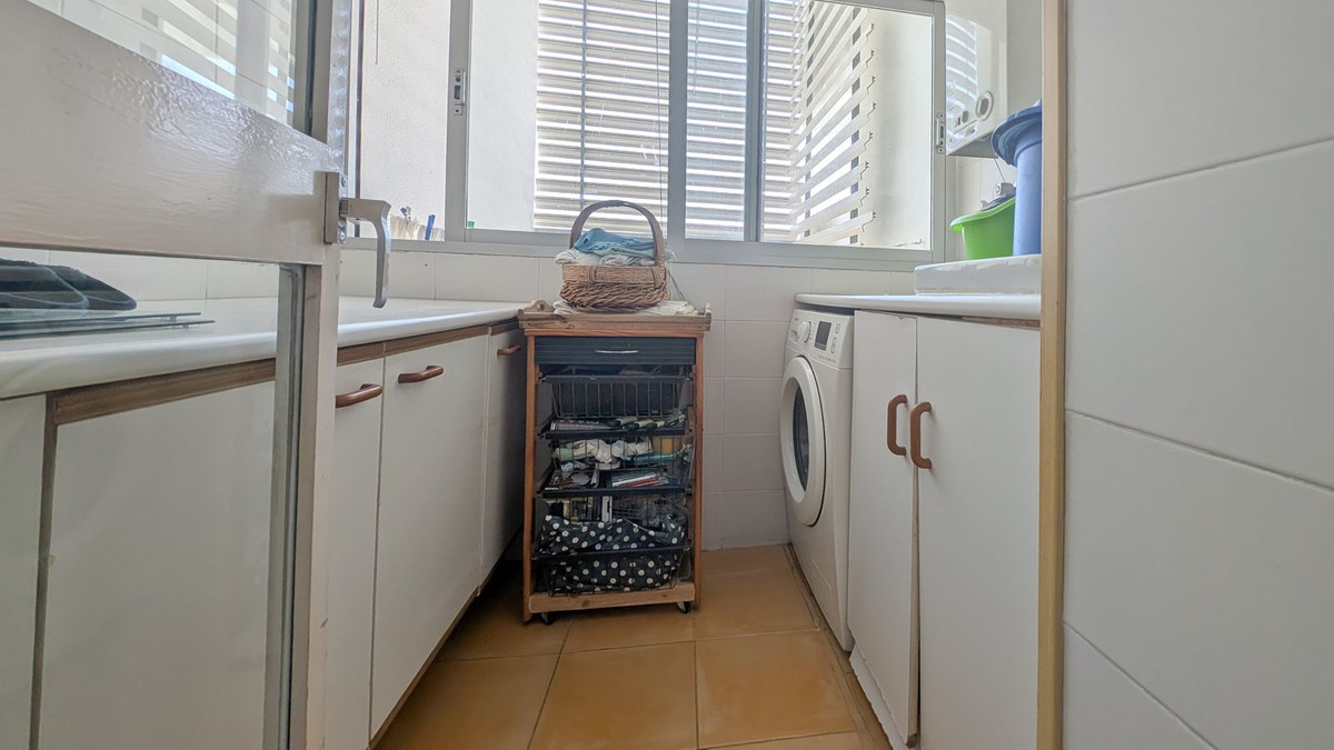 4 Bed Apartment for sale in Fuengirola Costa Del Sol, Málaga, Spain