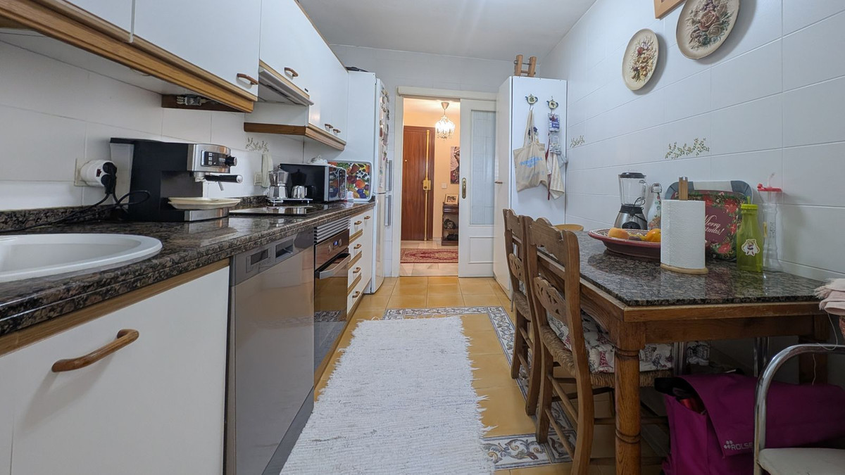 4 Bed Apartment for sale in Fuengirola Costa Del Sol, Málaga, Spain