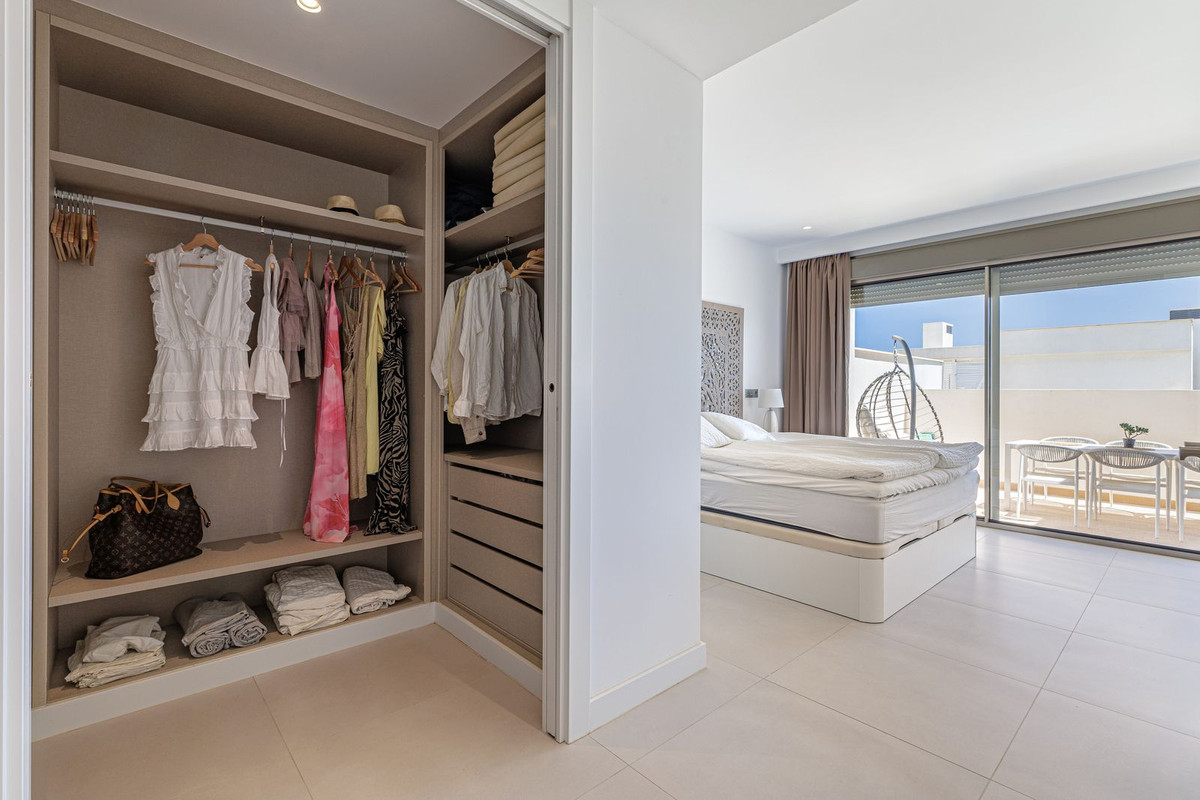 Se vende Apartamento Planta Media de 3 dormitorios en Costa Del Sol, Málaga, España