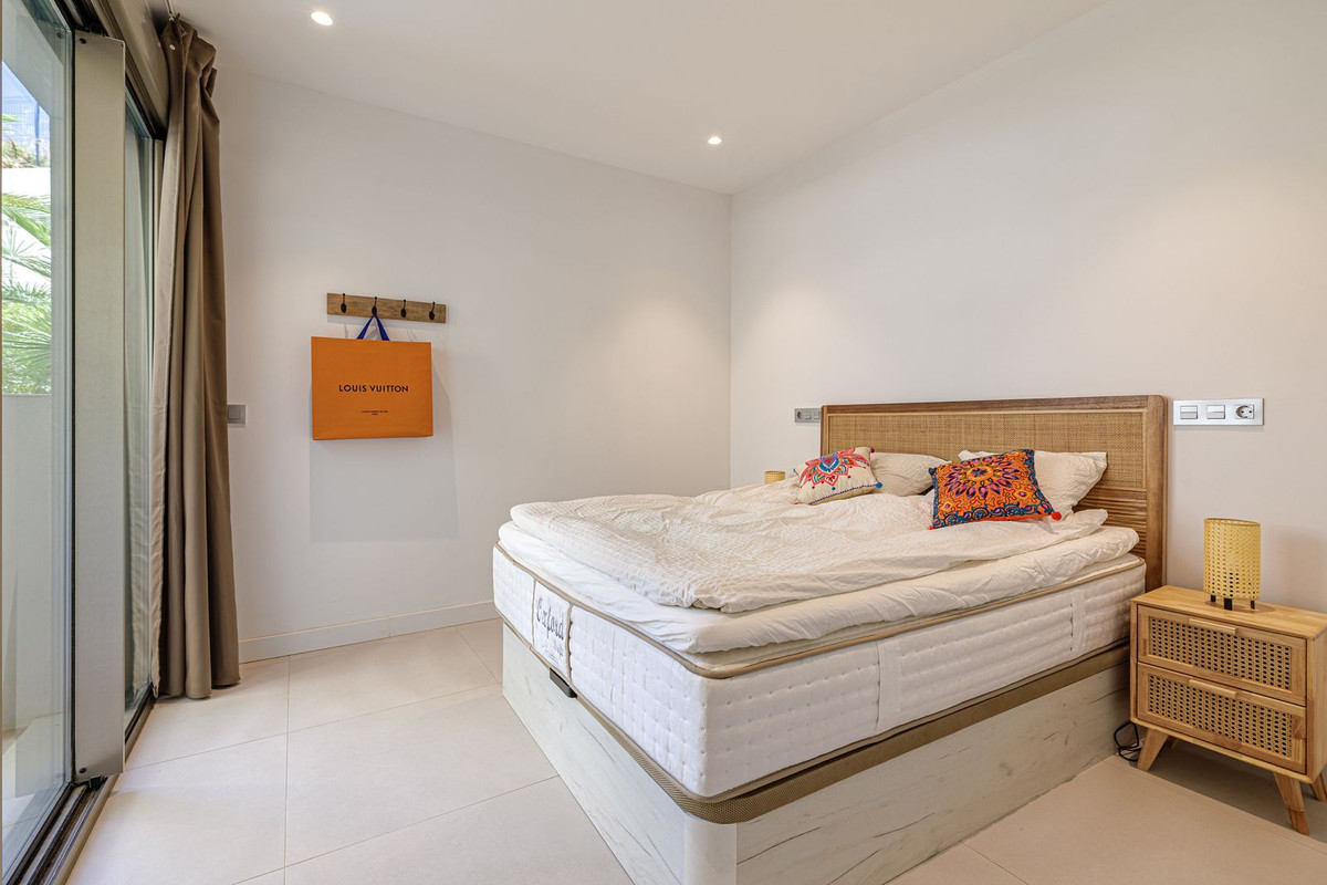 Se vende Apartamento Planta Media de 3 dormitorios en Costa Del Sol, Málaga, España