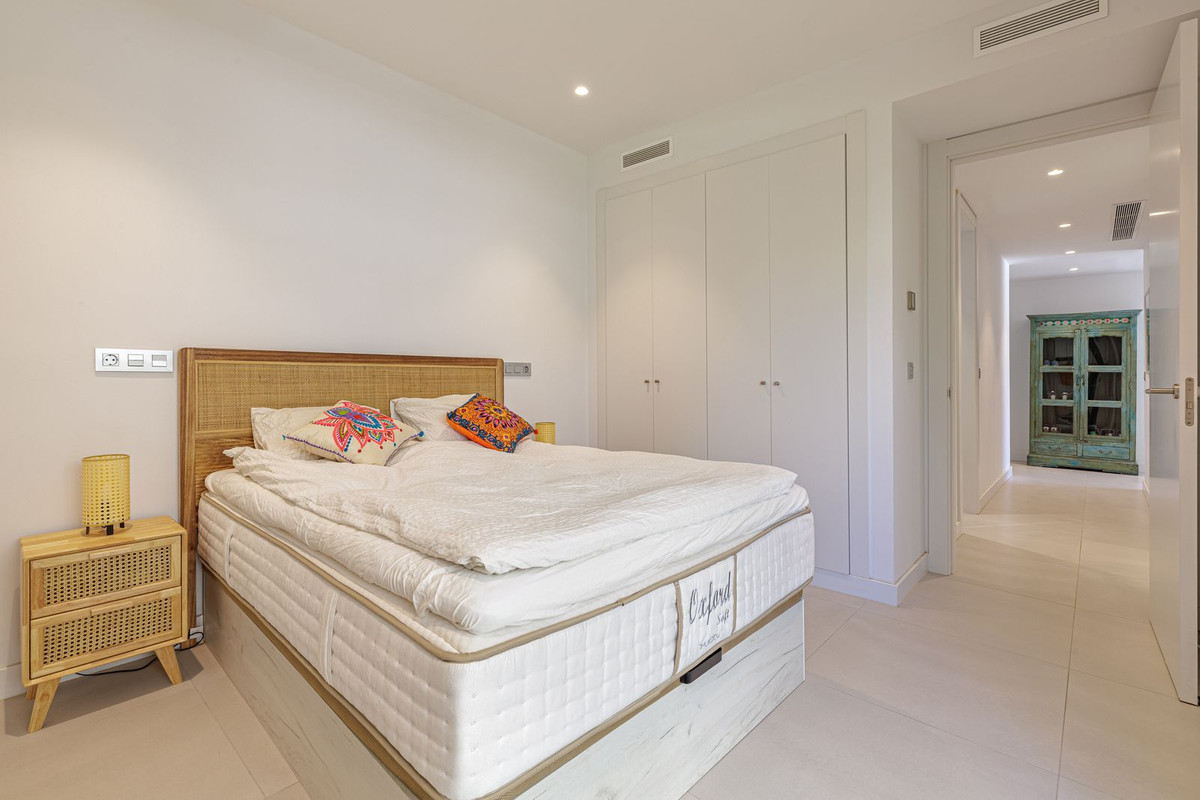 Se vende Apartamento Planta Media de 3 dormitorios en Costa Del Sol, Málaga, España