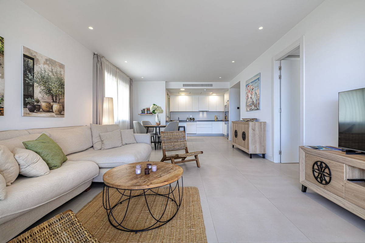 Se vende Apartamento Planta Media de 3 dormitorios en Costa Del Sol, Málaga, España