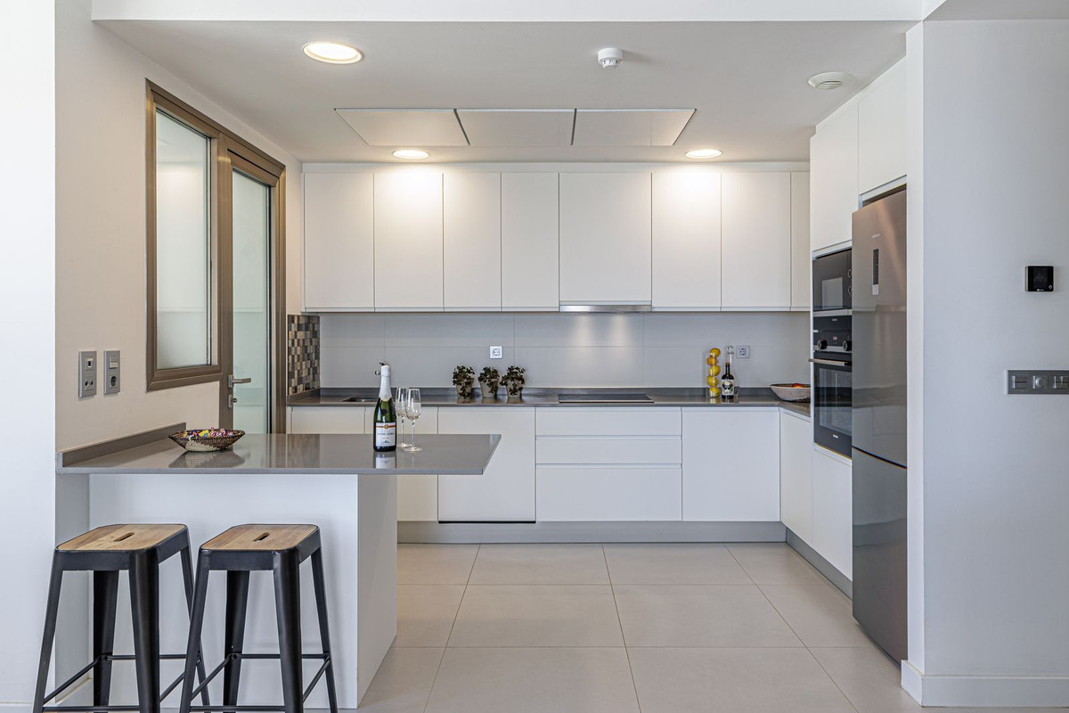 Se vende Apartamento Planta Media de 3 dormitorios en Costa Del Sol, Málaga, España