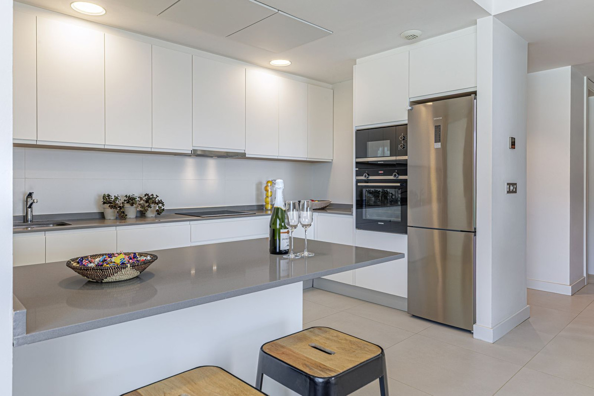 Se vende Apartamento Planta Media de 3 dormitorios en Costa Del Sol, Málaga, España