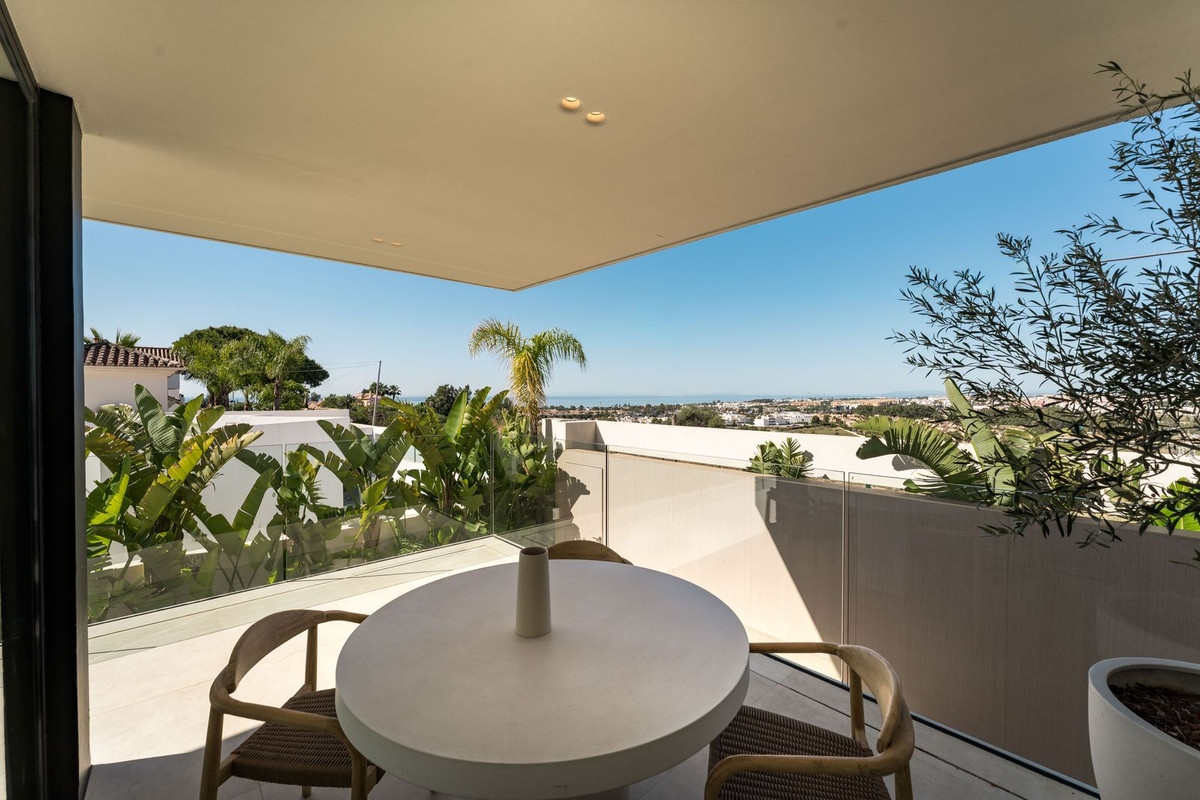 5 Bed Townhouse for sale in Nueva Andalucía Costa Del Sol, Málaga, Spain