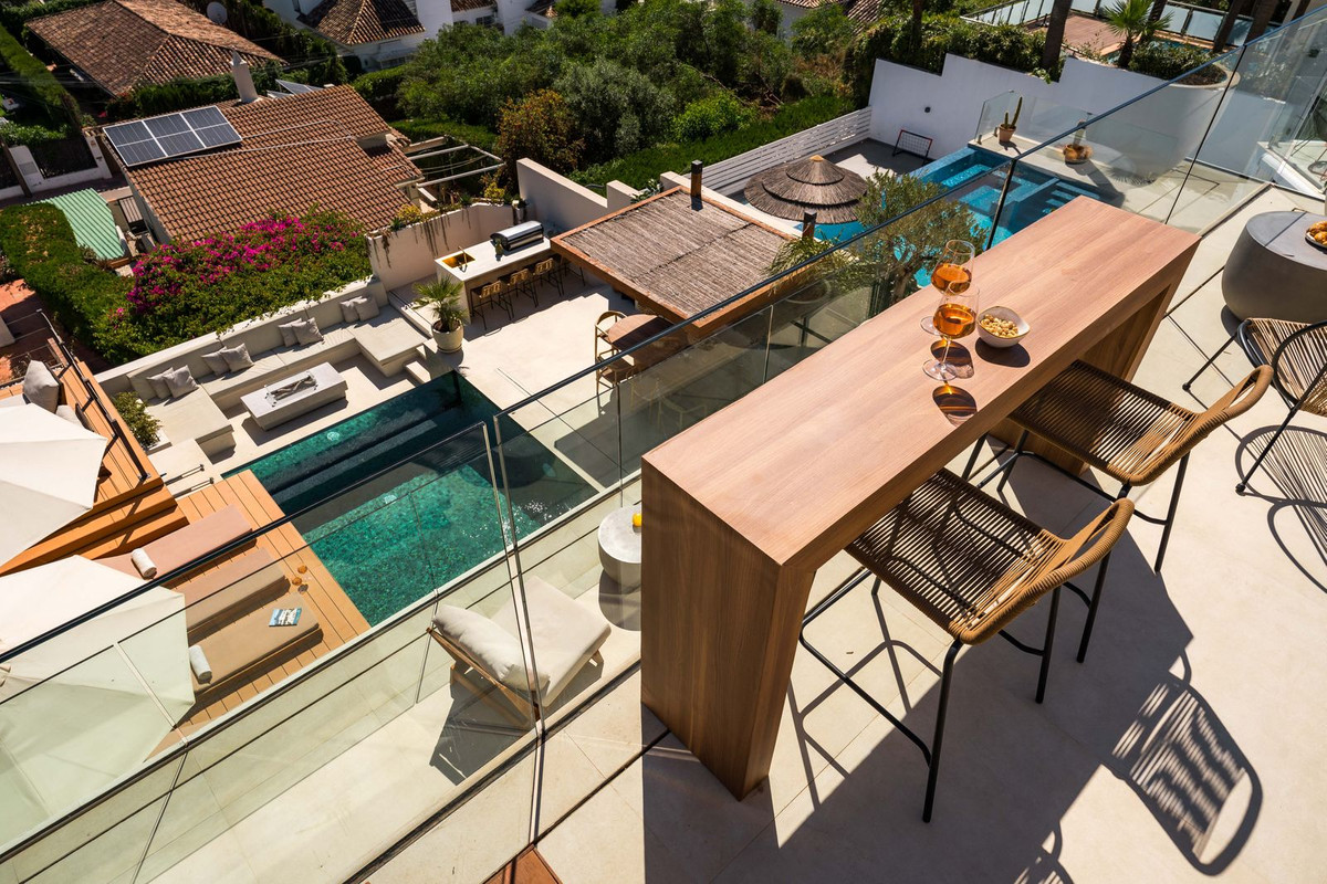 5 Bed Townhouse for sale in Nueva Andalucía Costa Del Sol, Málaga, Spain