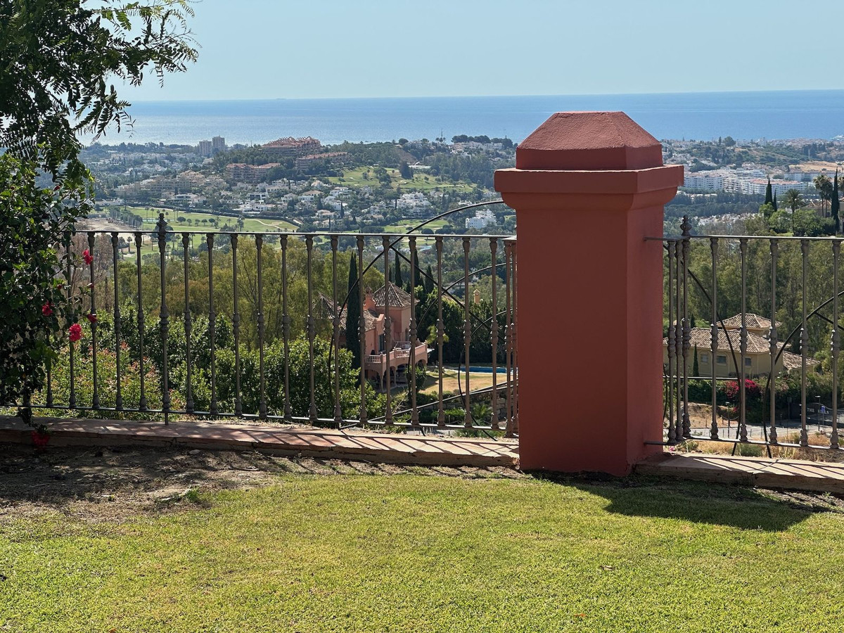 3 Bed Apartment for sale in Monte Halcones Costa Del Sol, Málaga, Spain