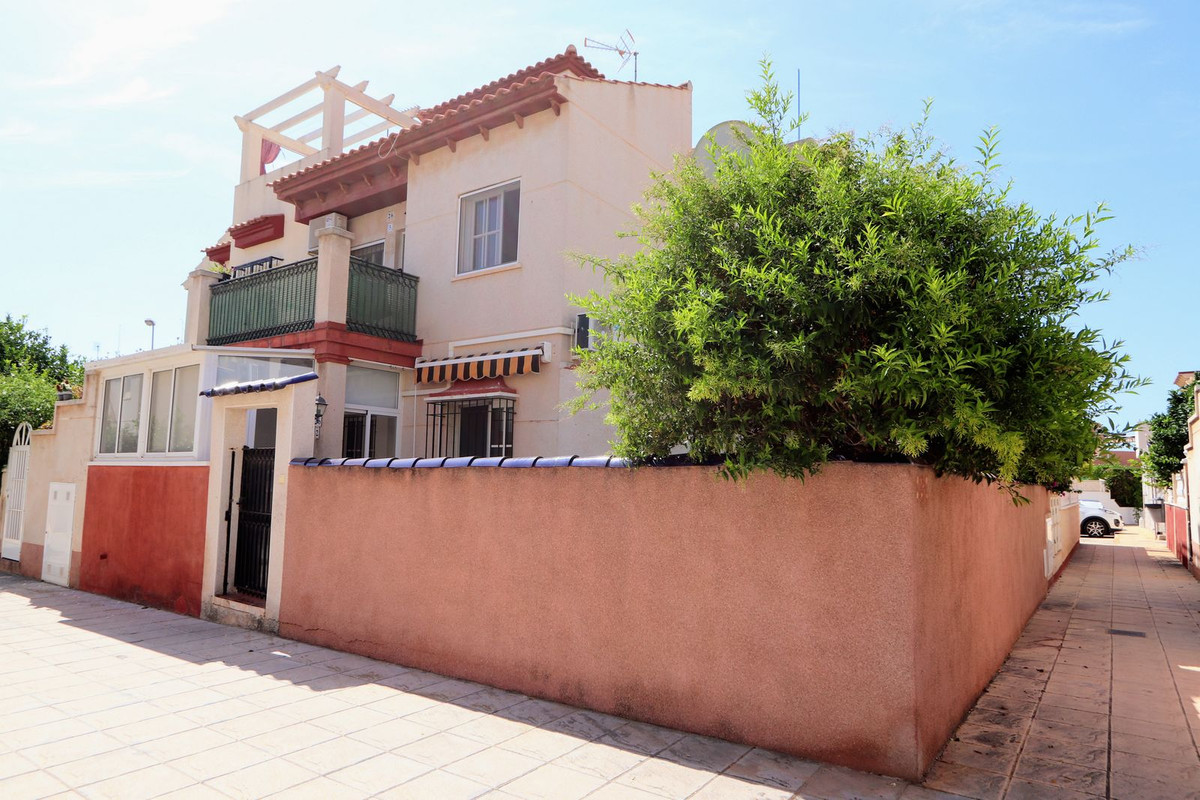 Se vende Apartamento Planta Baja de 2 dormitorios en Costa Blanca, Alicante, España