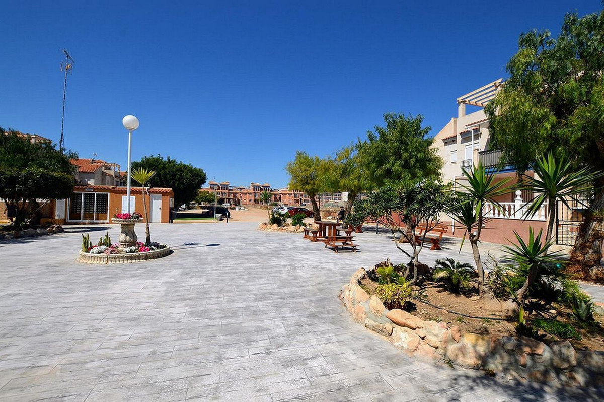 Se vende Apartamento Planta Baja de 2 dormitorios en Costa Blanca, Alicante, España