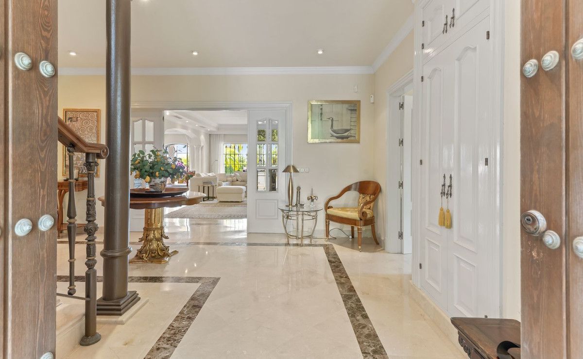 5 Bed Townhouse for sale in Bahía De Marbella Costa Del Sol, Málaga, Spain