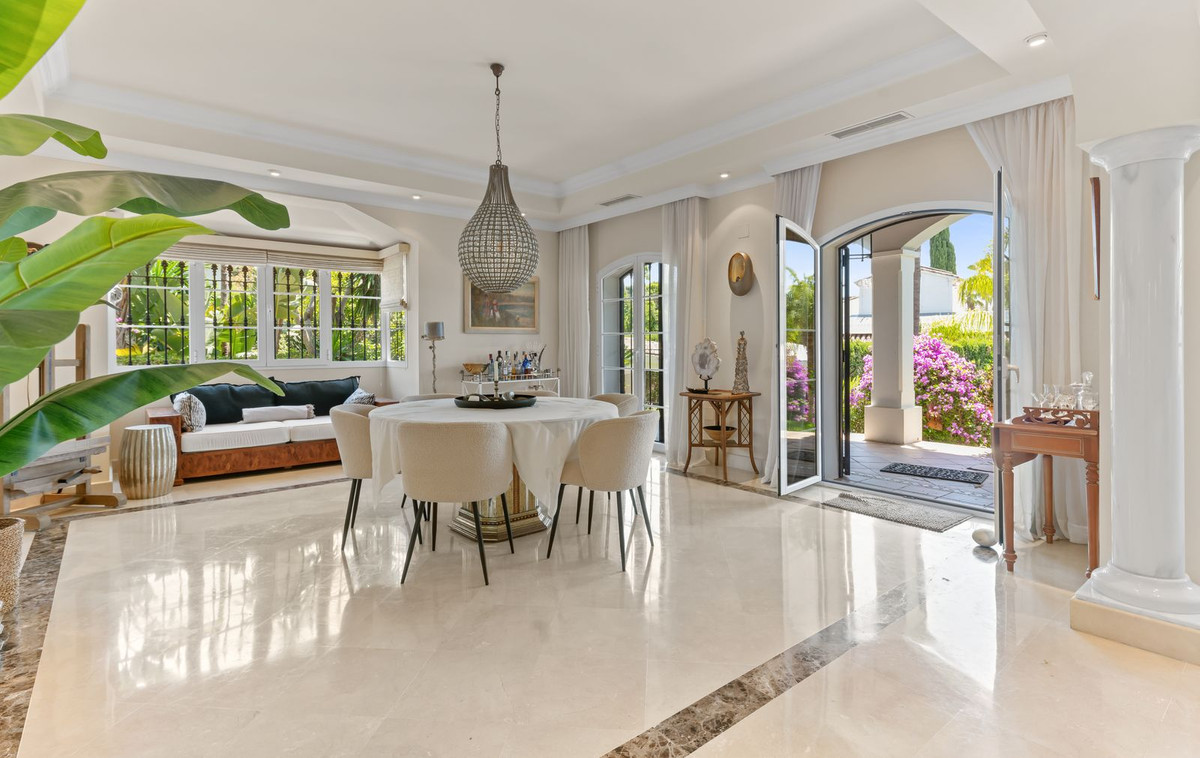 5 Bed Townhouse for sale in Bahía De Marbella Costa Del Sol, Málaga, Spain