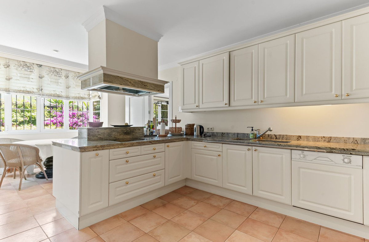 5 Bed Townhouse for sale in Bahía De Marbella Costa Del Sol, Málaga, Spain