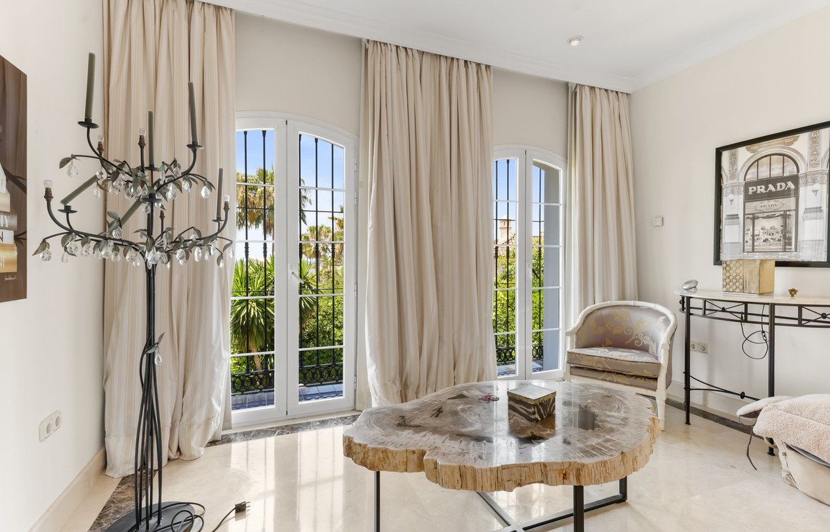 5 Bed Townhouse for sale in Bahía De Marbella Costa Del Sol, Málaga, Spain