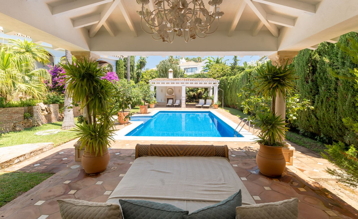 5 Bed Townhouse for sale in Bahía De Marbella Costa Del Sol, Málaga, Spain