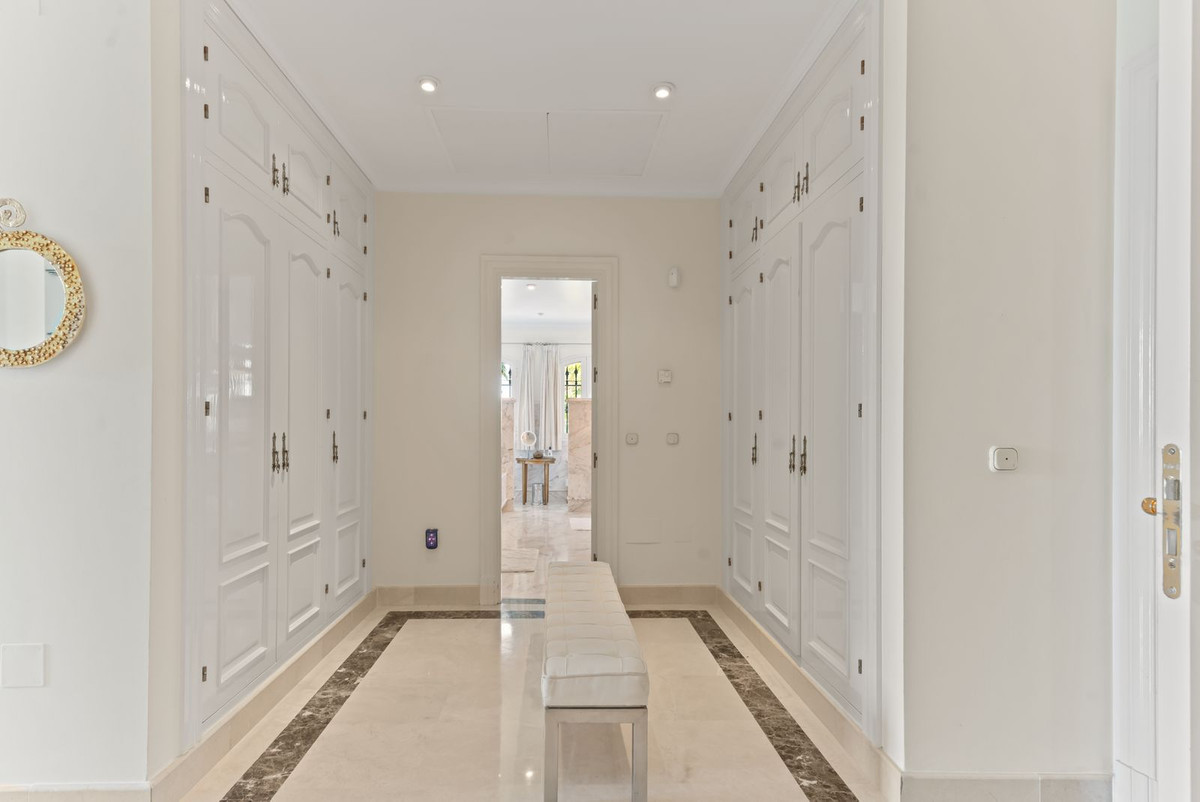 5 Bed Townhouse for sale in Bahía De Marbella Costa Del Sol, Málaga, Spain