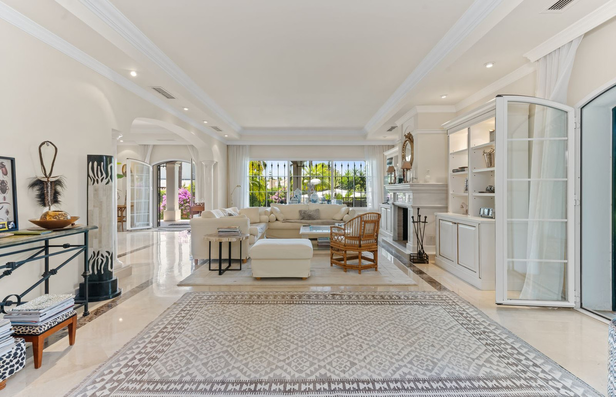 5 Bed Townhouse for sale in Bahía De Marbella Costa Del Sol, Málaga, Spain