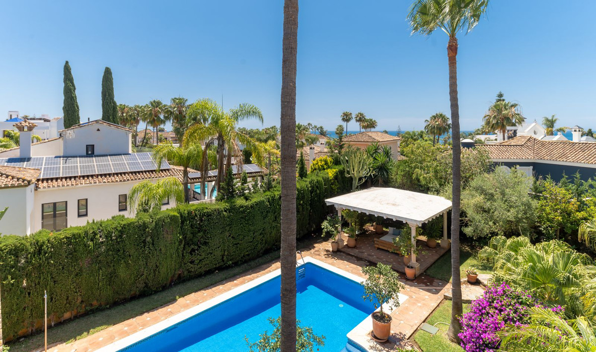 5 Bed Townhouse for sale in Bahía De Marbella Costa Del Sol, Málaga, Spain