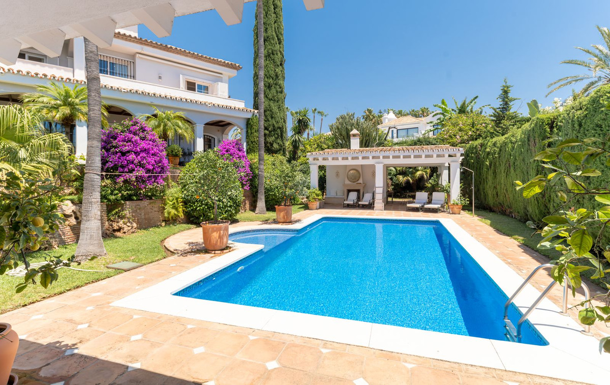 5 Bed Townhouse for sale in Bahía De Marbella Costa Del Sol, Málaga, Spain