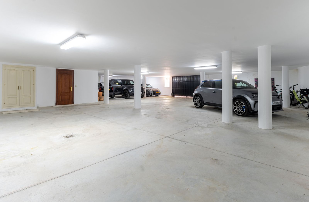5 Bed Townhouse for sale in Bahía De Marbella Costa Del Sol, Málaga, Spain