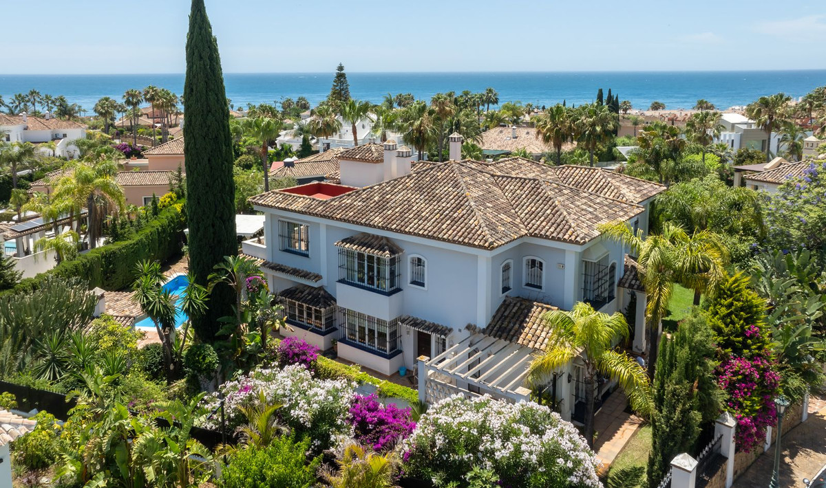 5 Bed Townhouse for sale in Bahía De Marbella Costa Del Sol, Málaga, Spain
