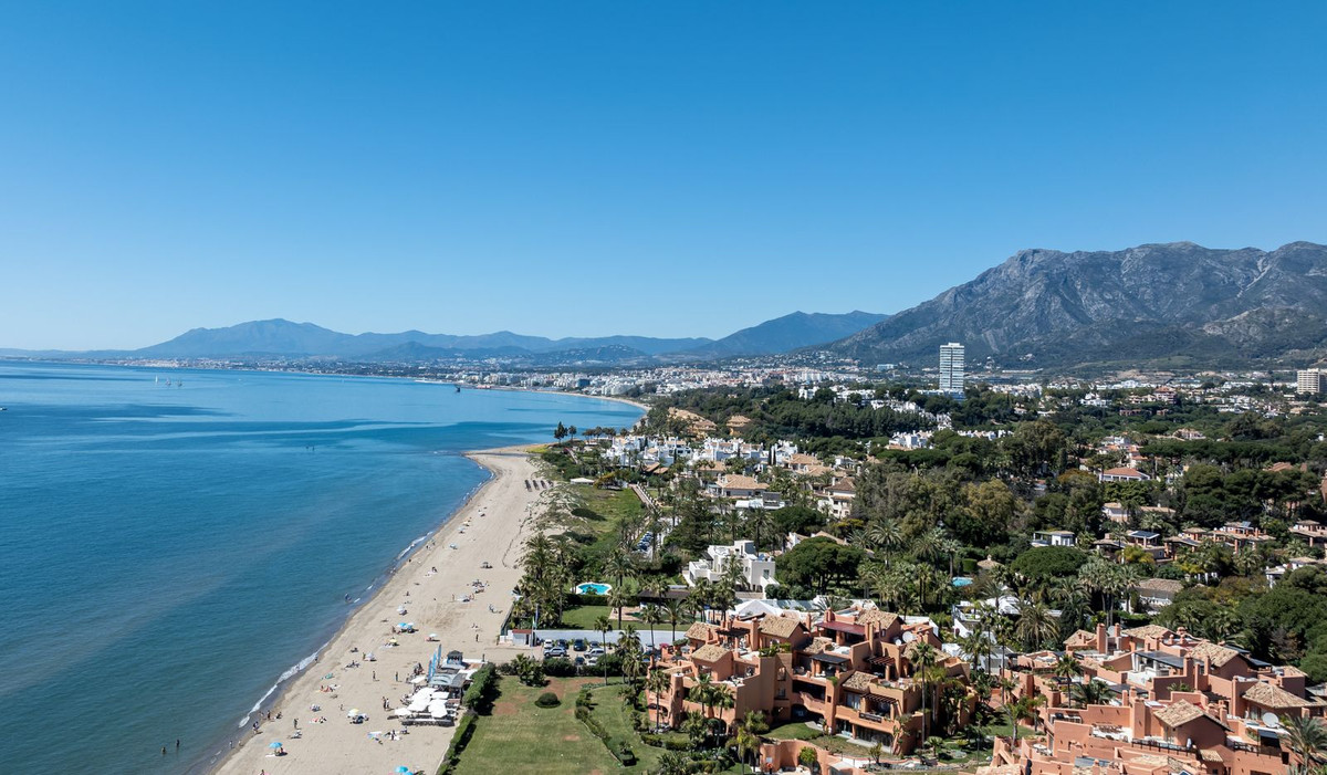 5 Bed Townhouse for sale in Bahía De Marbella Costa Del Sol, Málaga, Spain