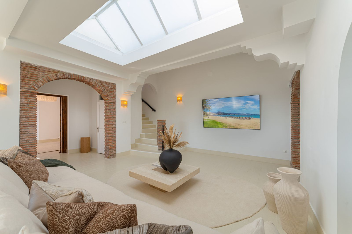 Se vende Villa - Chalet de 6 dormitorios en Costa Del Sol, Málaga, España