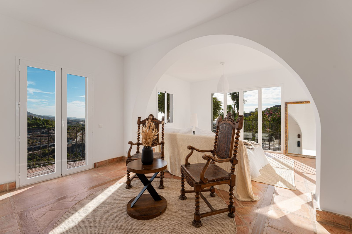 Se vende Villa - Chalet de 6 dormitorios en Costa Del Sol, Málaga, España