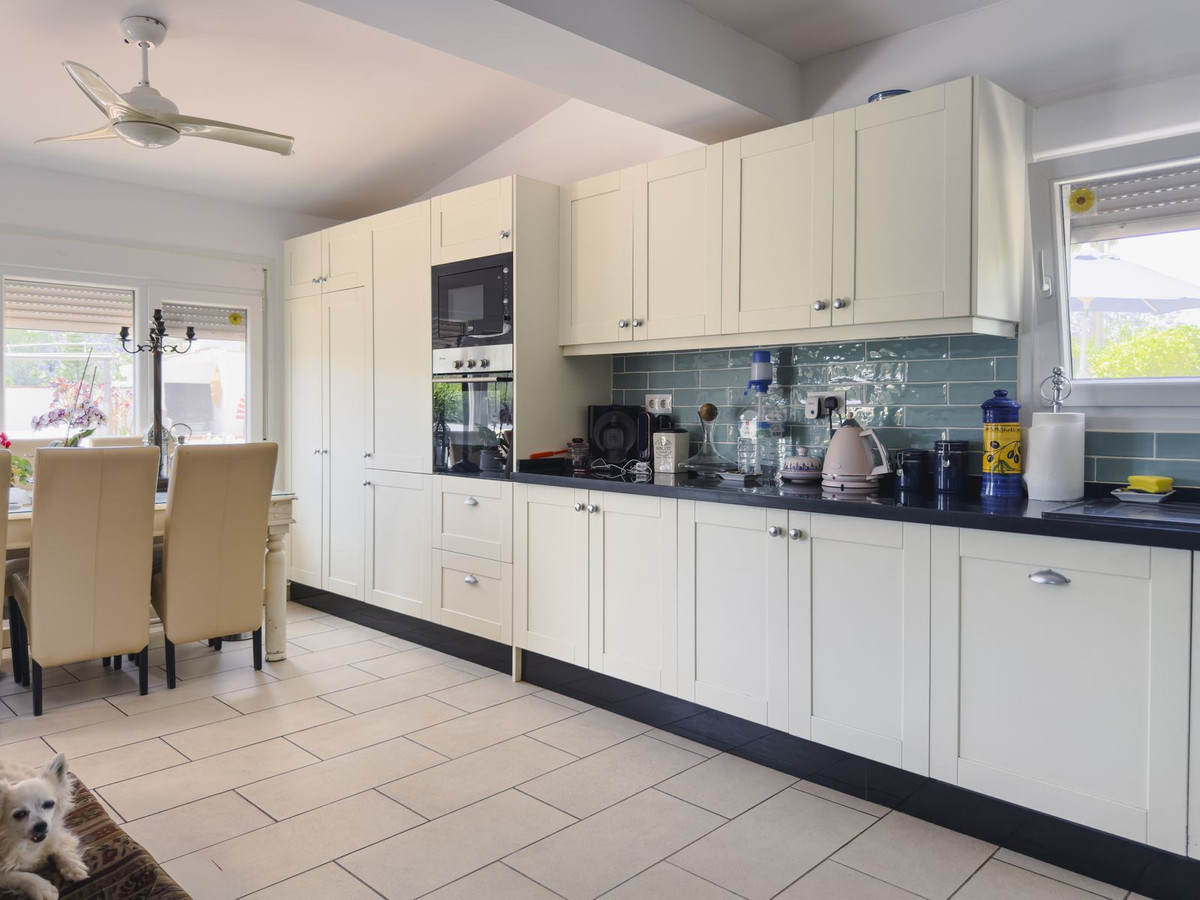 4 Bed Townhouse for sale in Coín Costa Del Sol, Málaga, Spain
