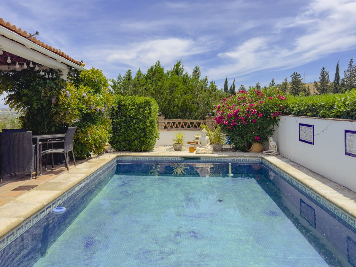 4 Bed Townhouse for sale in Coín Costa Del Sol, Málaga, Spain