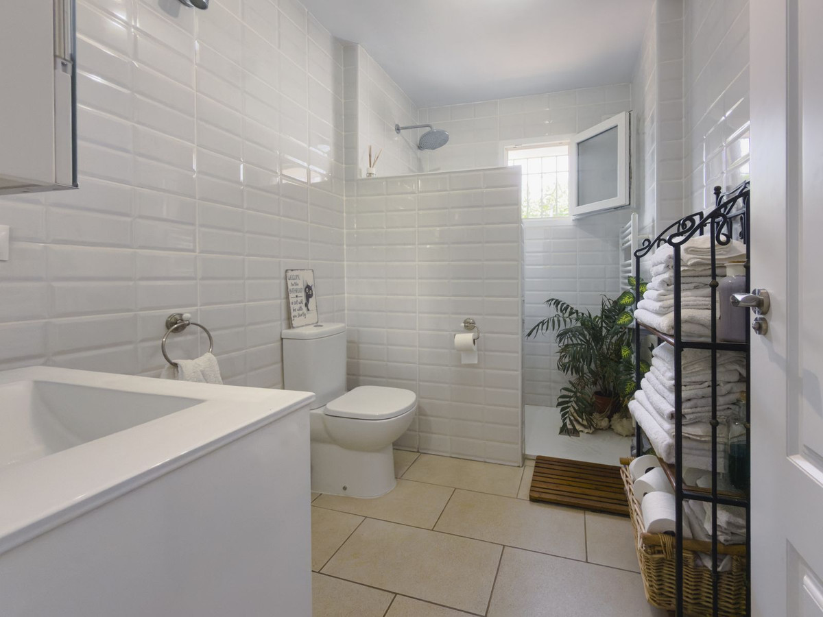 4 Bed Townhouse for sale in Coín Costa Del Sol, Málaga, Spain