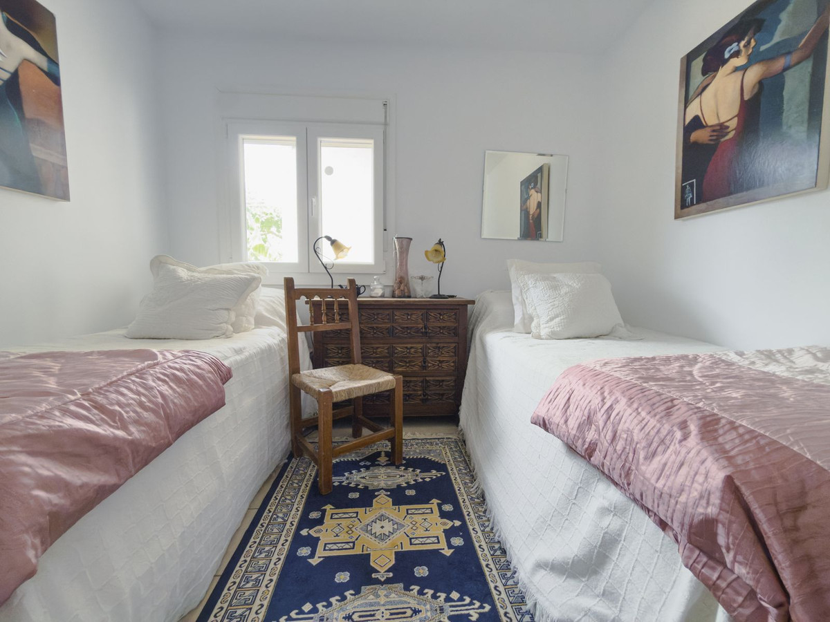 4 Bed Townhouse for sale in Coín Costa Del Sol, Málaga, Spain