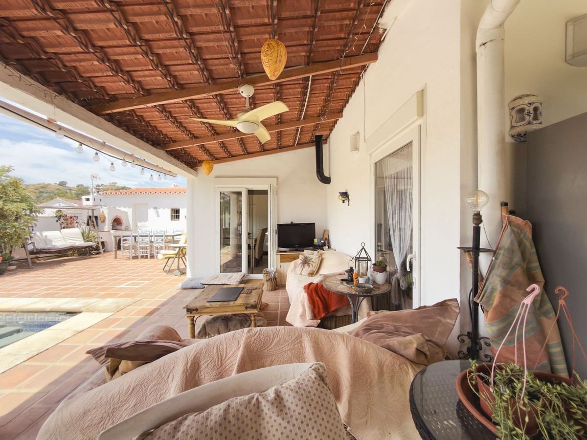 4 Bed Townhouse for sale in Coín Costa Del Sol, Málaga, Spain