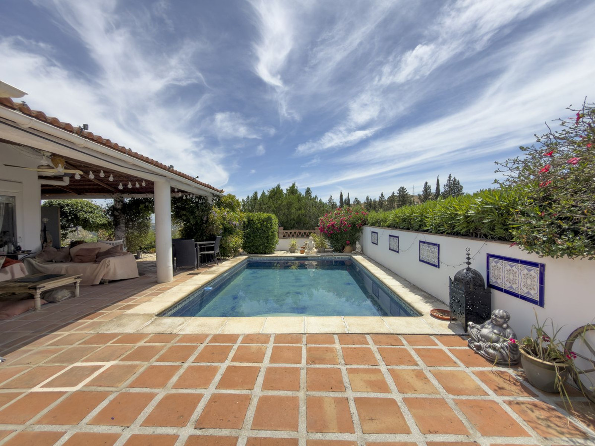 4 Bed Townhouse for sale in Coín Costa Del Sol, Málaga, Spain