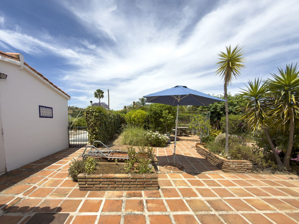 4 Bed Townhouse for sale in Coín Costa Del Sol, Málaga, Spain
