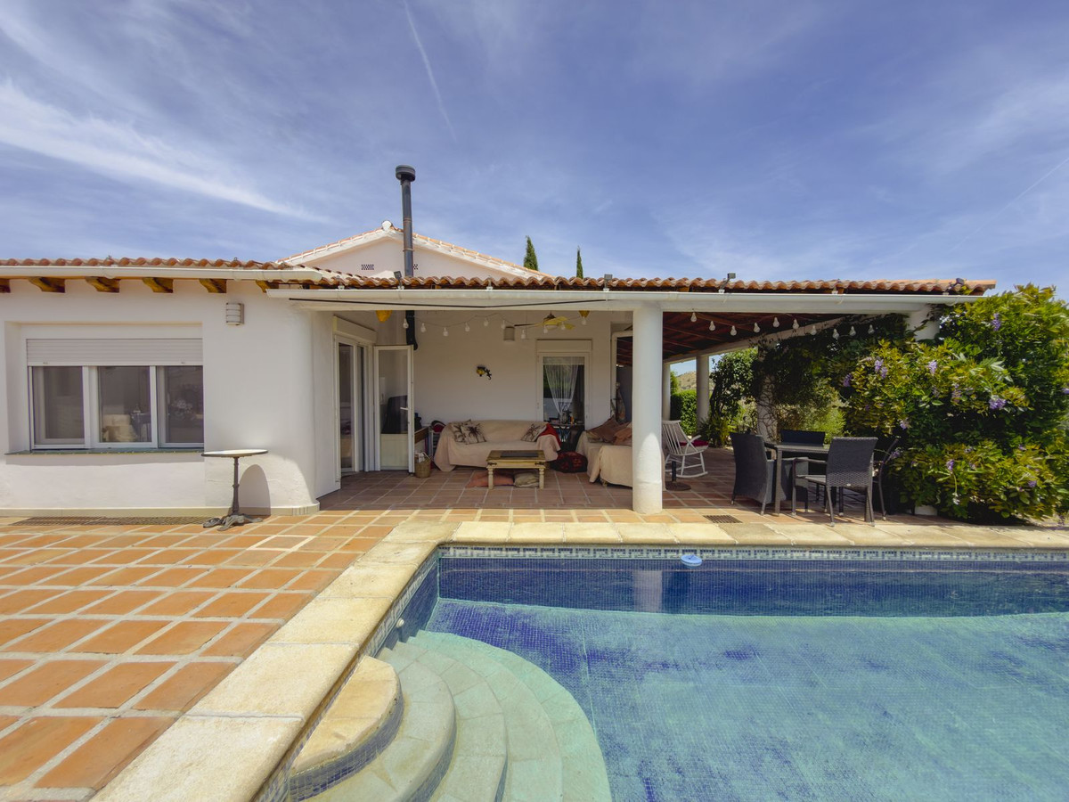 4 Bed Townhouse for sale in Coín Costa Del Sol, Málaga, Spain