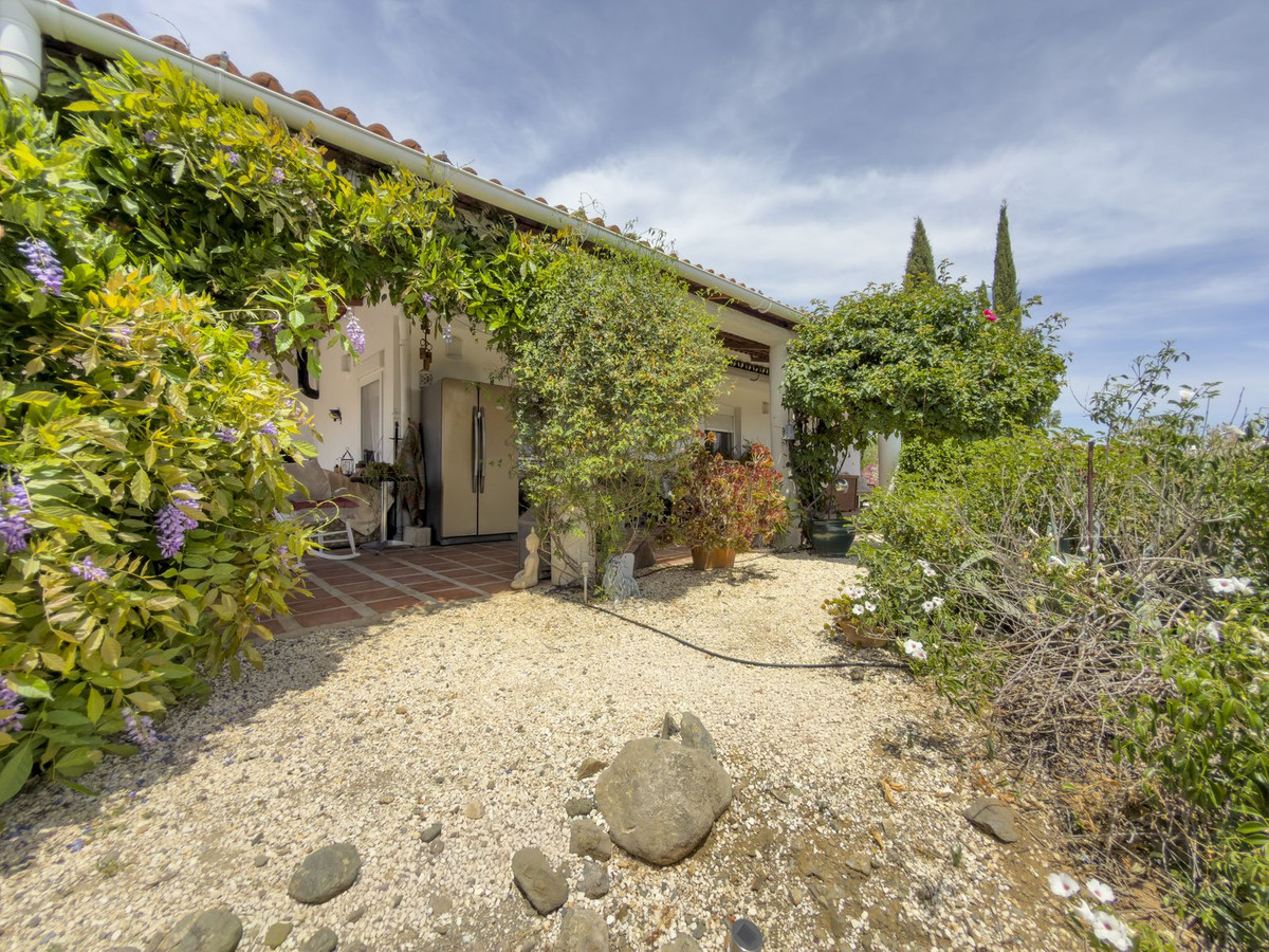 4 Bed Townhouse for sale in Coín Costa Del Sol, Málaga, Spain