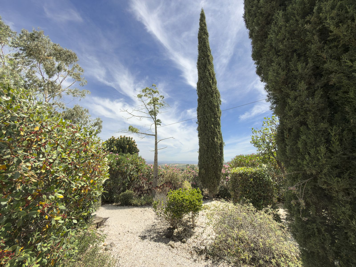 4 Bed Townhouse for sale in Coín Costa Del Sol, Málaga, Spain