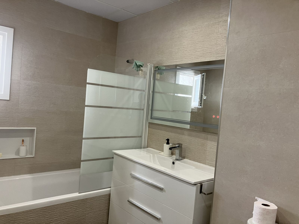 2 Bed Apartment for sale in Puerto Banús Costa Del Sol, Málaga, Spain