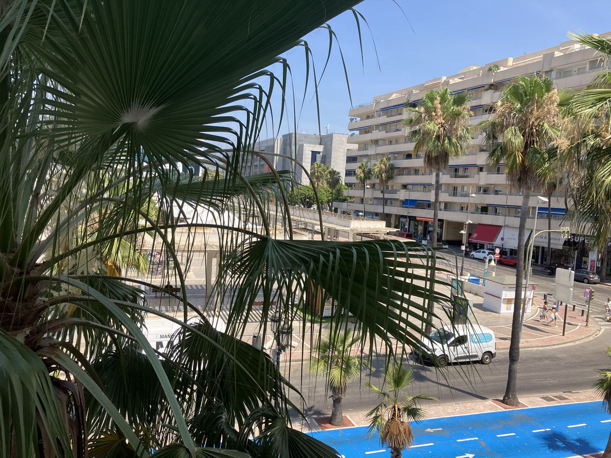 2 Bed Apartment for sale in Puerto Banús Costa Del Sol, Málaga, Spain